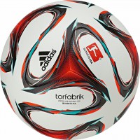 Futbalová lopta Adidas Torfabrik